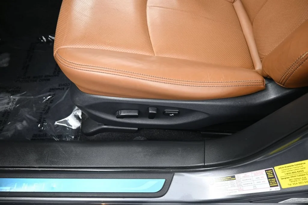 Used 2024 Graphite Shadow INFINITI LUXE image 18