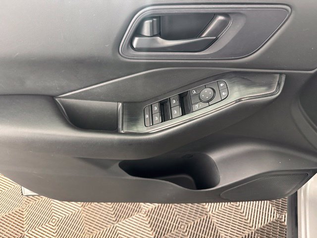 Used 2024 Silver Nissan S image 18