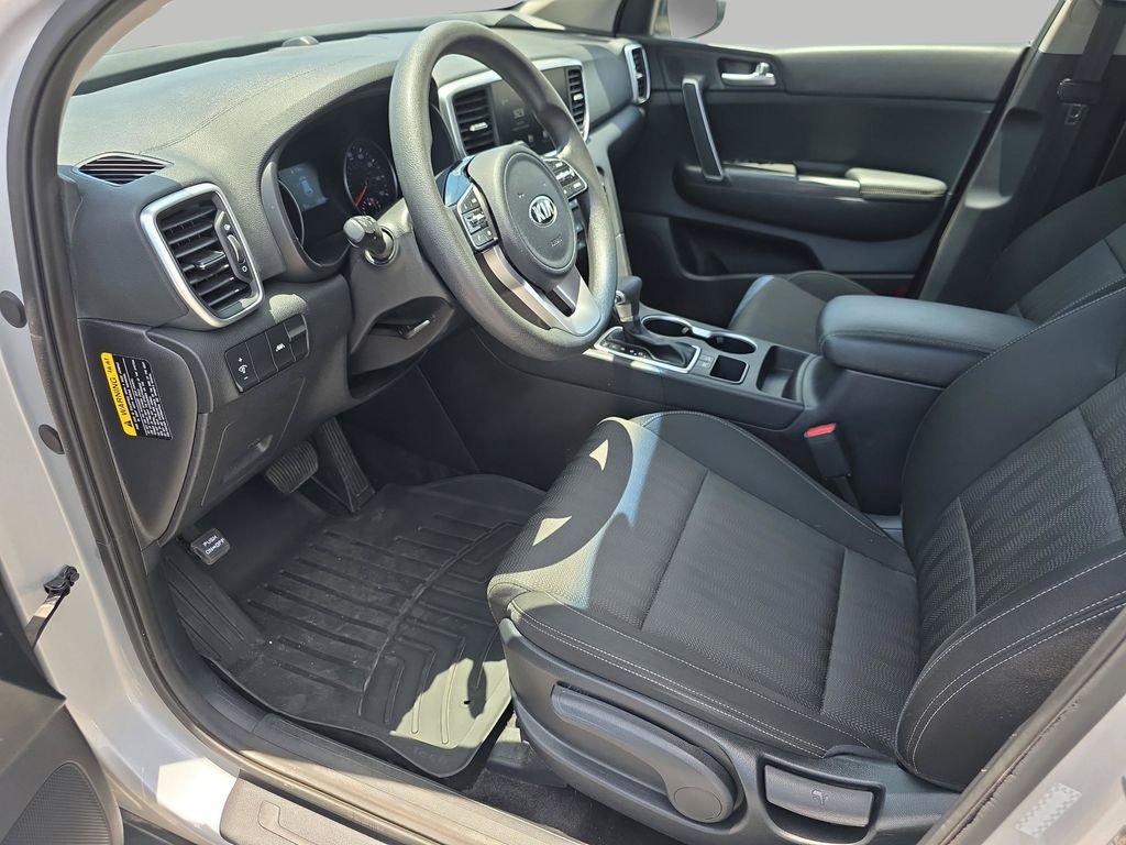 Used 2022 Sparkling Silver Kia LX image 10