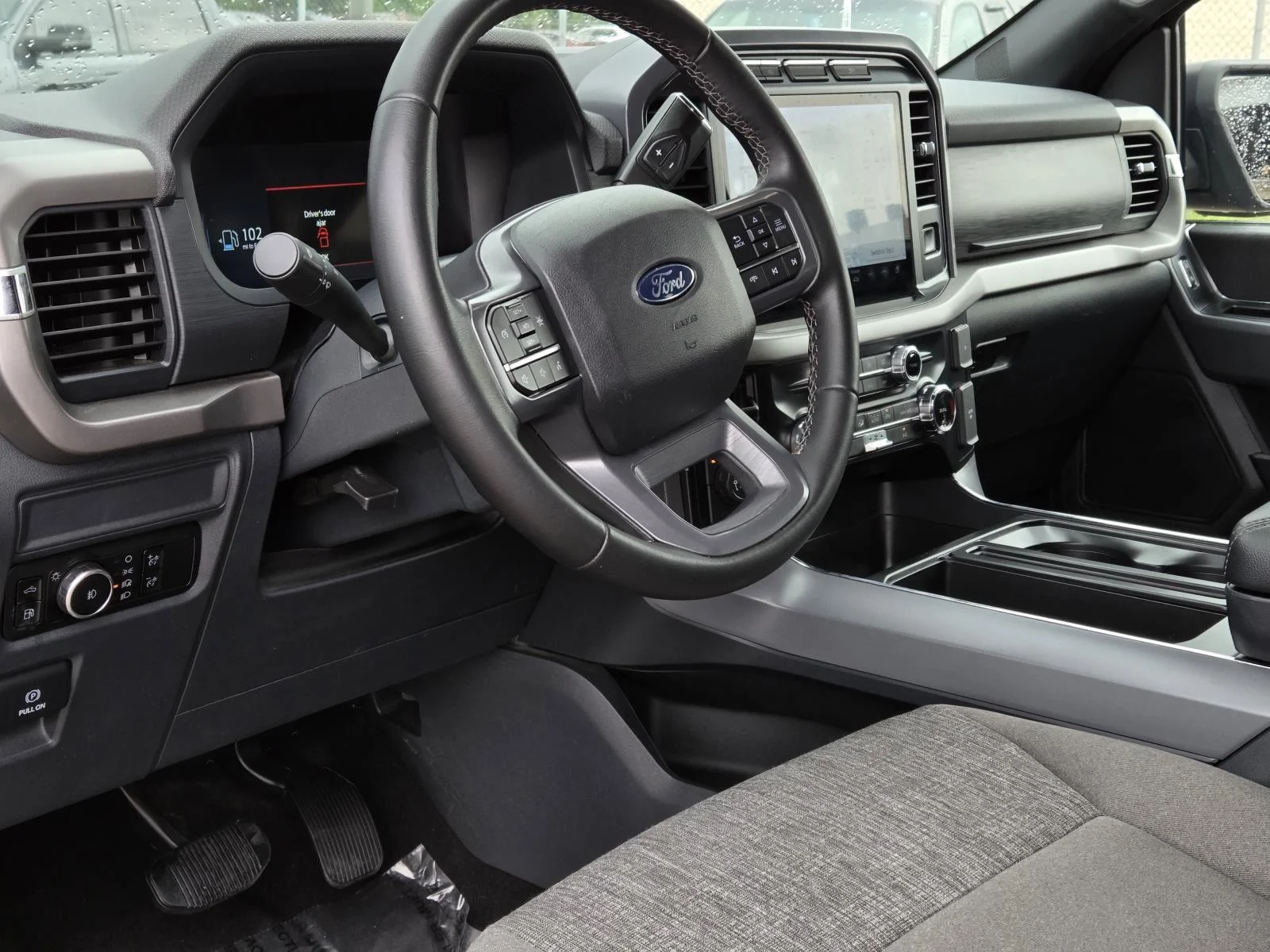 Used 2024 Oxford White Ford XLT image 33