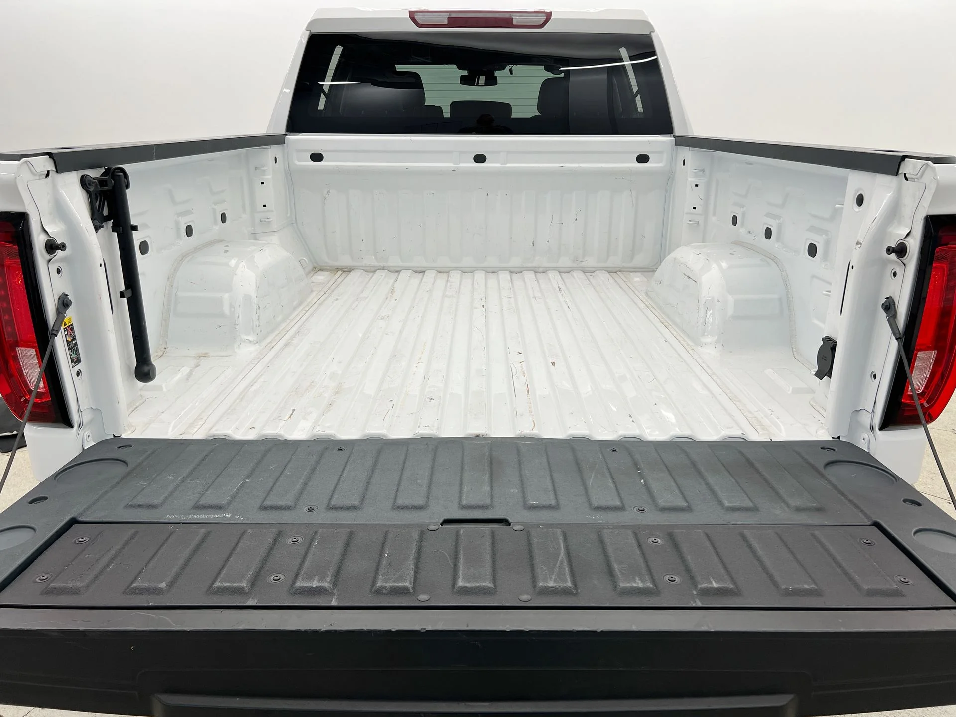 Certified Used 2025 White GMC SLT image 38
