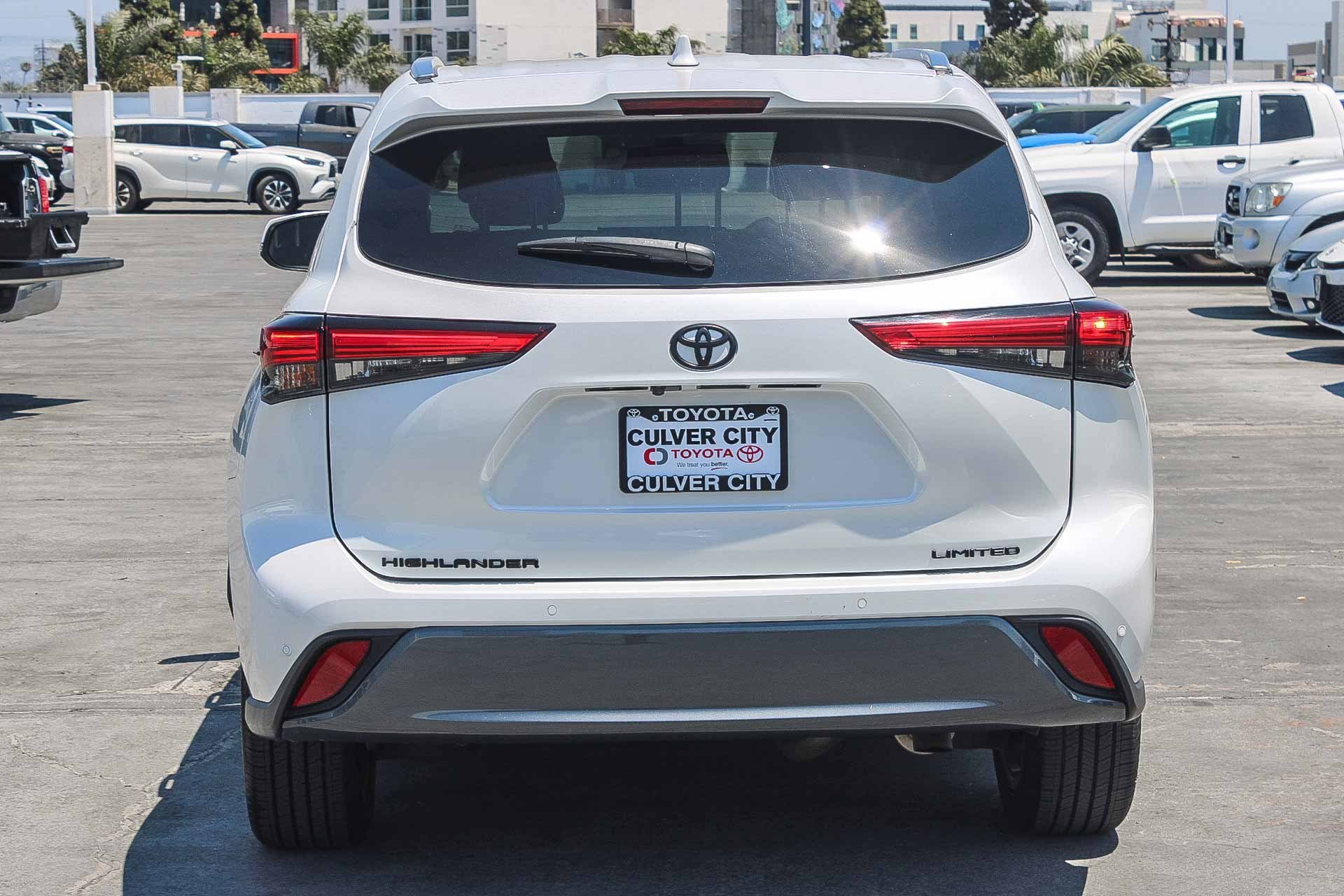 Used 2023 Wind Chill Pearl Toyota Limited image 7