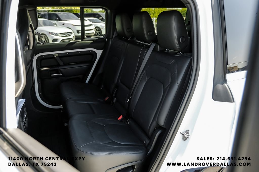 Used 2025 Fuji White Land Rover X-Dynamic SE image 30