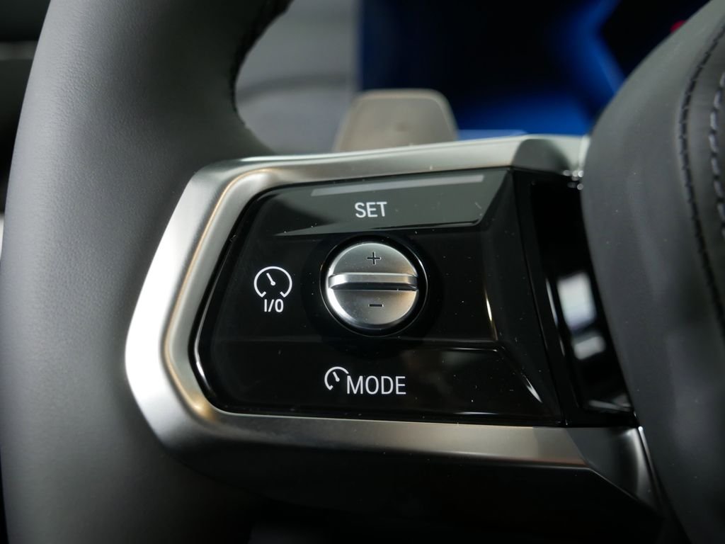 2025 BMW 7 Series 750e - Photo 36