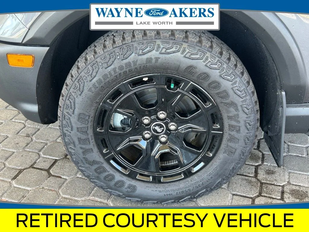 New 2025 Carbonized Gray Metallic Ford Badlands image 17