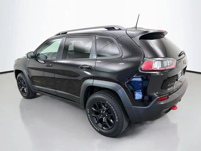 Certified Used 2021 Diamond Black Jeep Trailhawk image 5