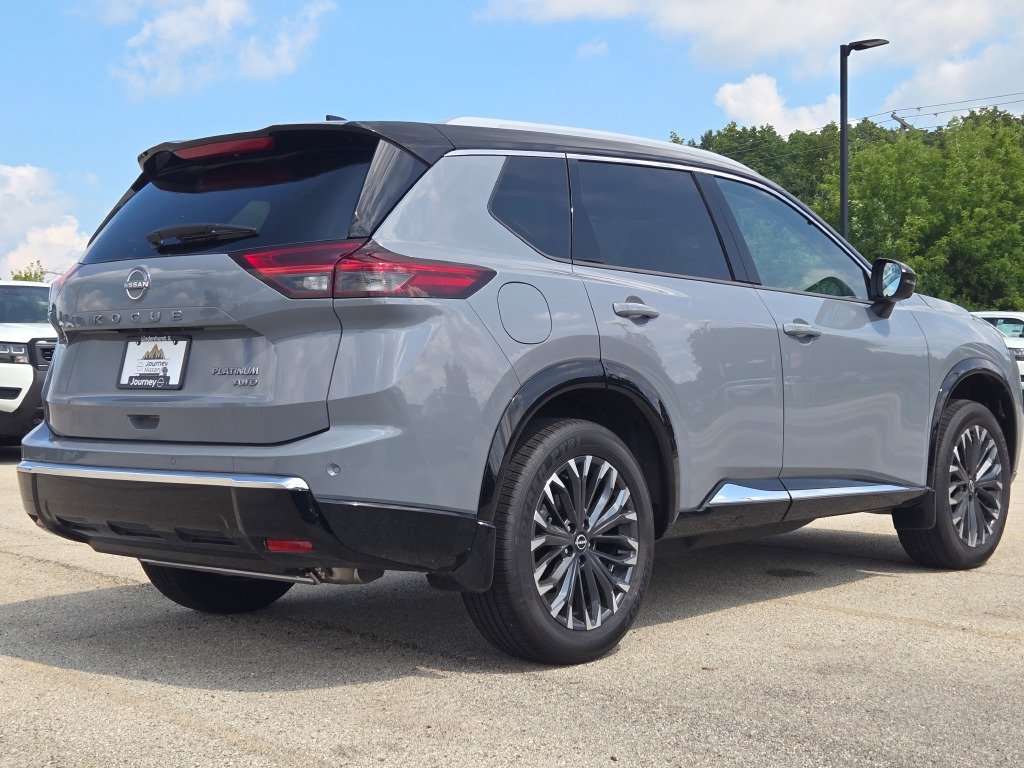 New 2026 Boulder Gray Pearl / Super Black Two-tone Nissan Platinum image 14