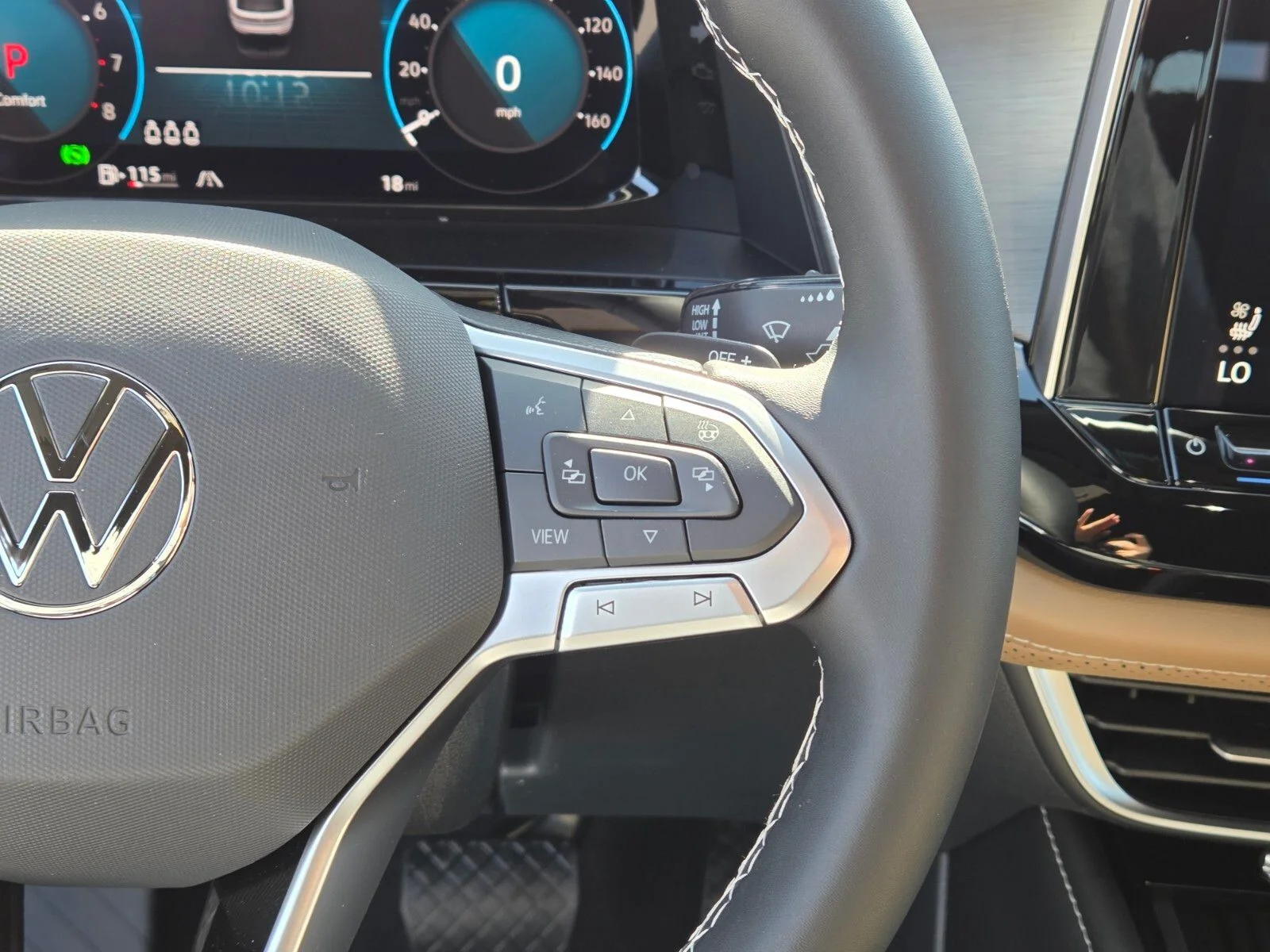 New 2026 White Volkswagen 2.0T SE w/Technology image 13