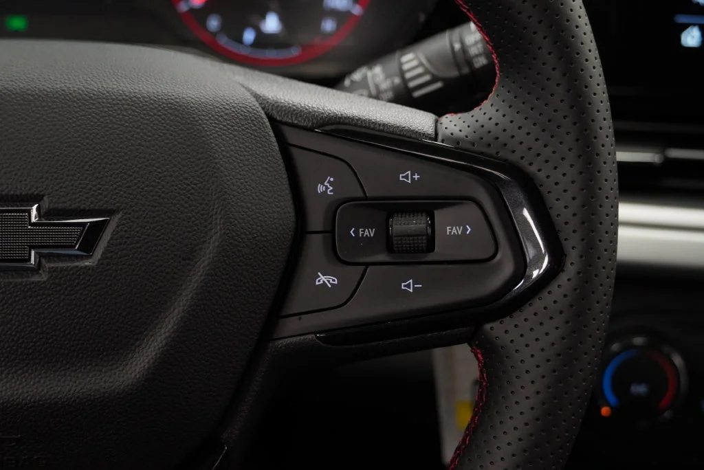 New 2026 Mosaic Black Metallic Chevrolet 1RS image 28