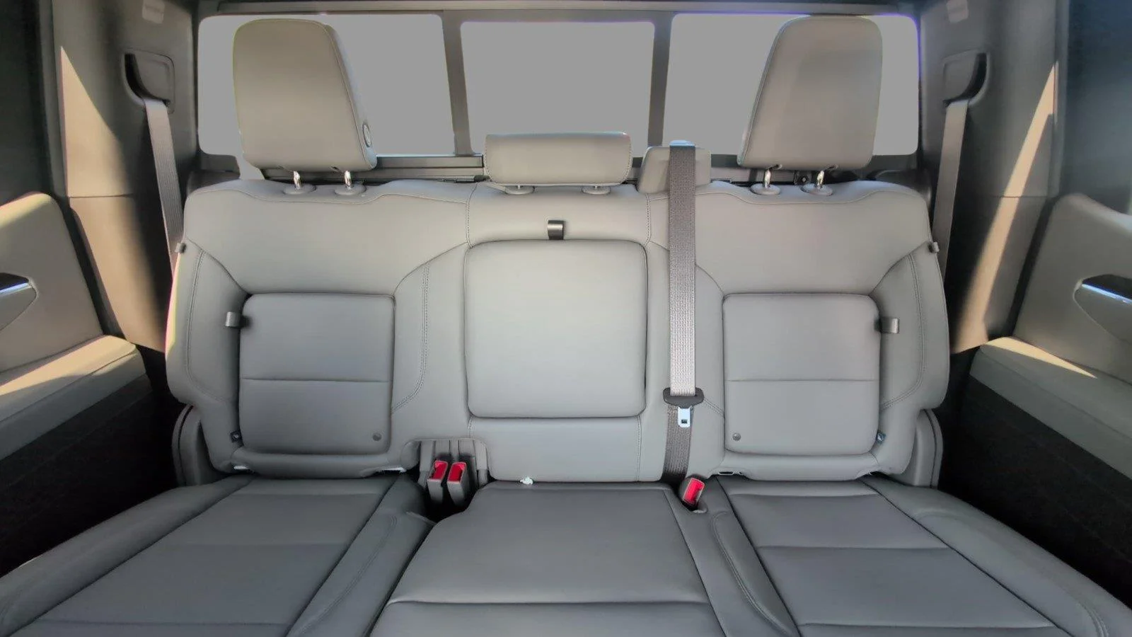 New 2026 Glacier White Tricoat GMC SLT image 33