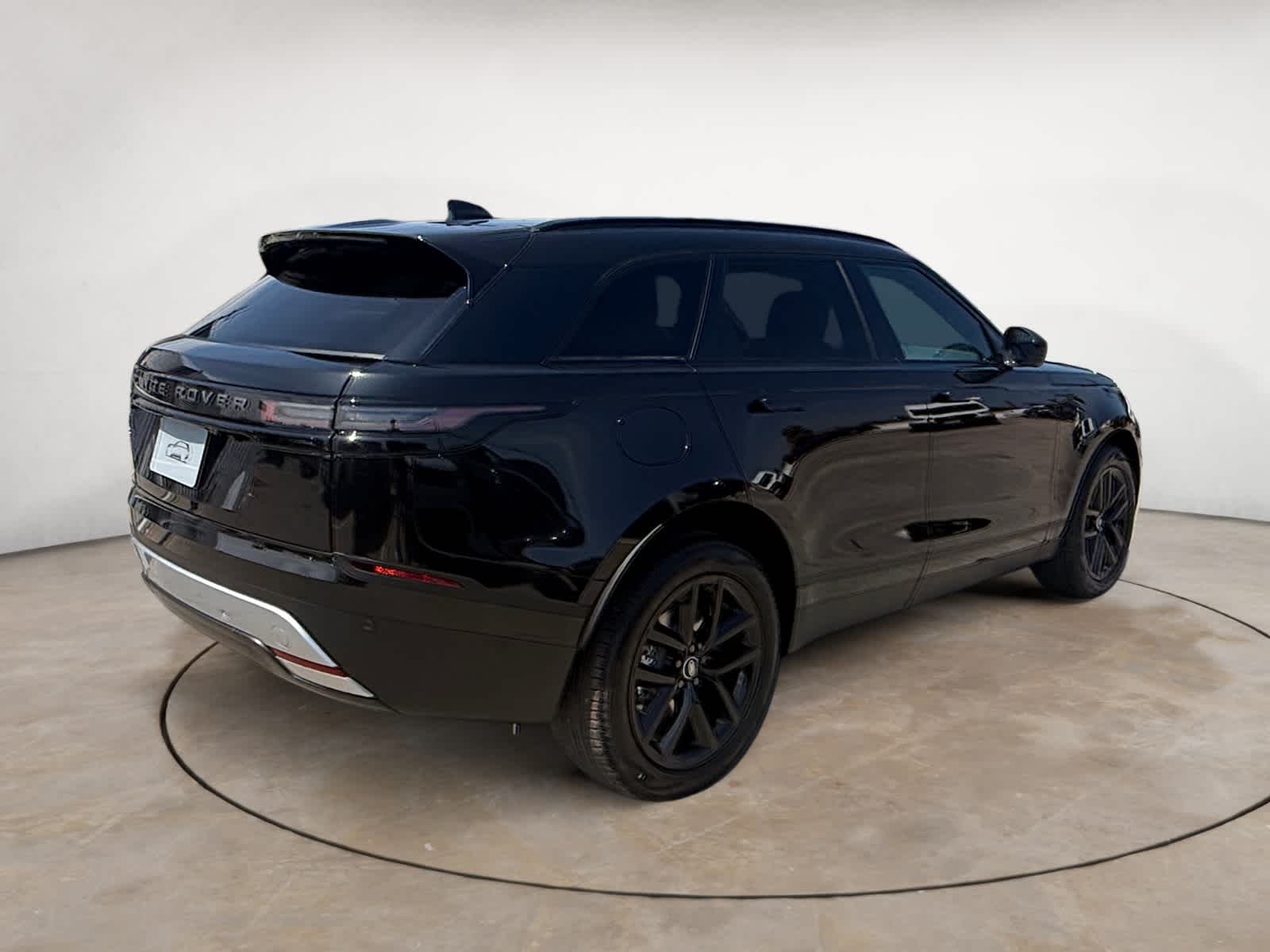 New 2026 Santorini Black Land Rover S image 5