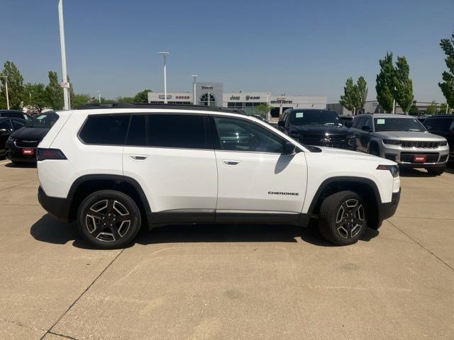 New 2026 Bright White Clear-Coat Exterior Paint Jeep Laredo image 4