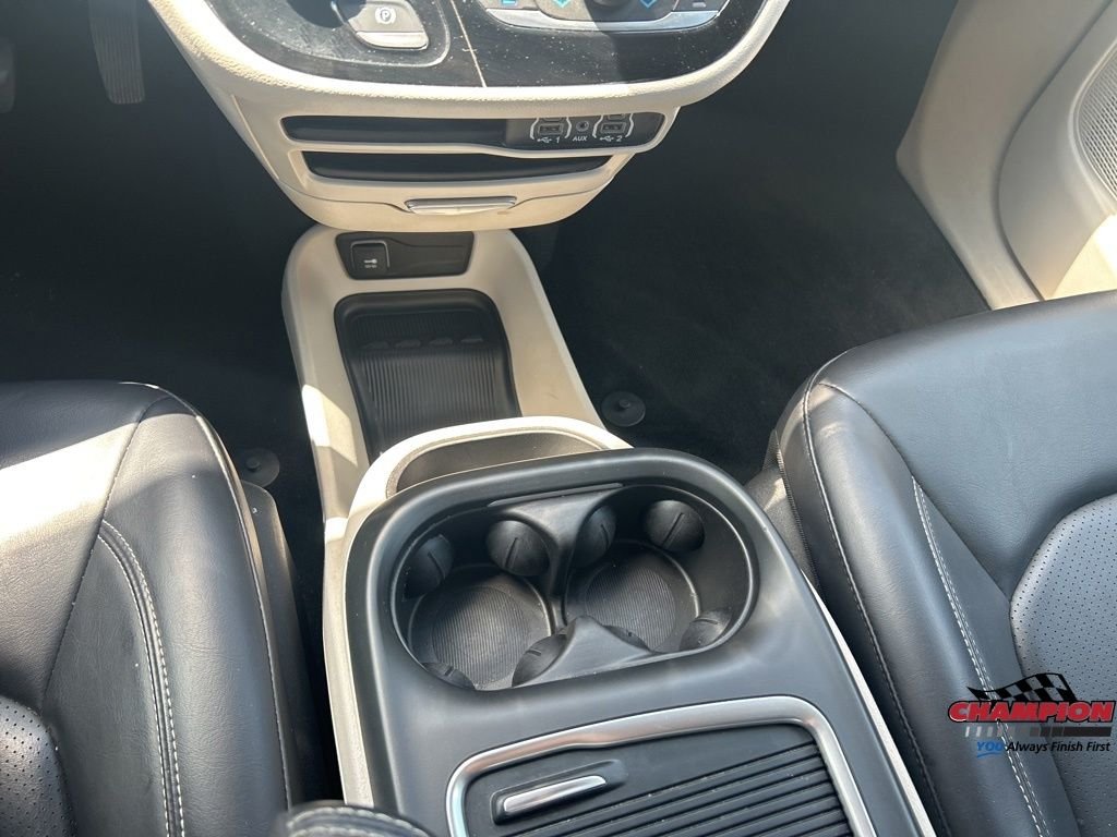 Used 2024 Black Chrysler Touring L image 15