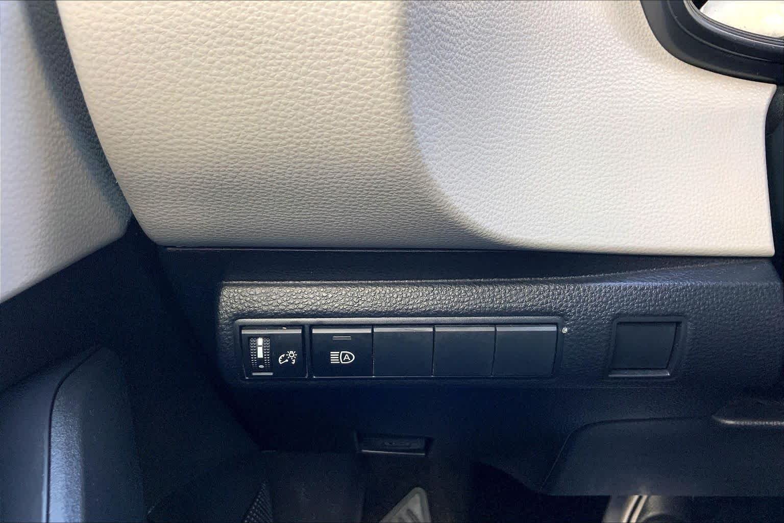 Used 2023 Ice Cap Toyota LE image 33