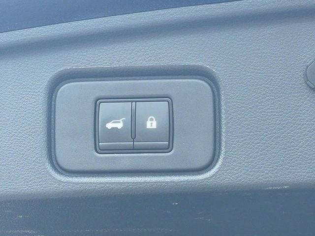 Used 2023 Blue Nissan SL image 9