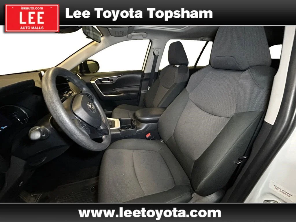 Used 2024 White Toyota XLE image 9