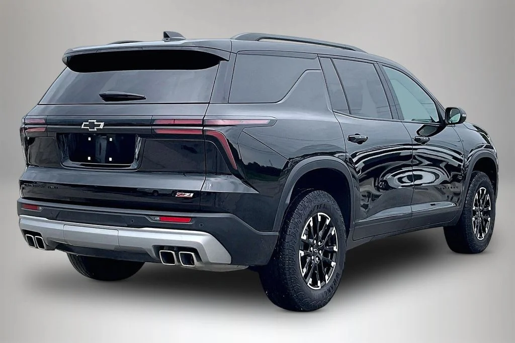 Used 2025 Black Chevrolet Z71 image 5