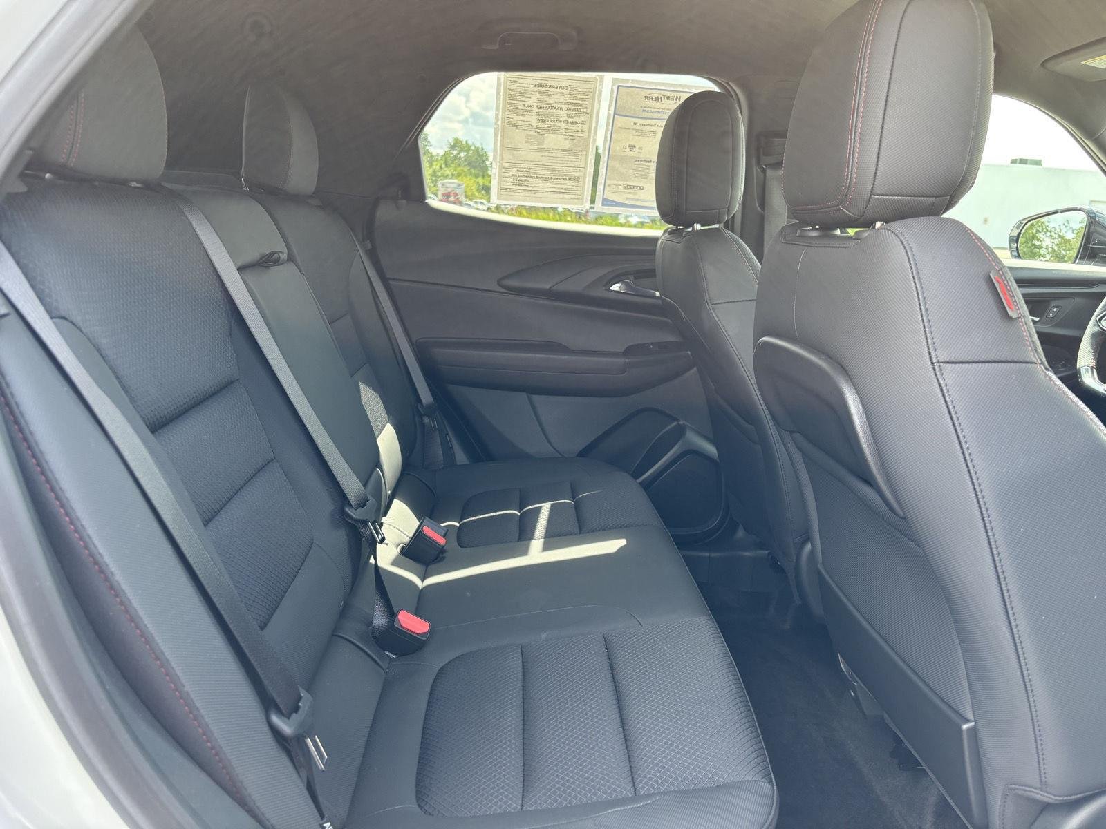 Used 2023 Summit White Chevrolet RS image 32