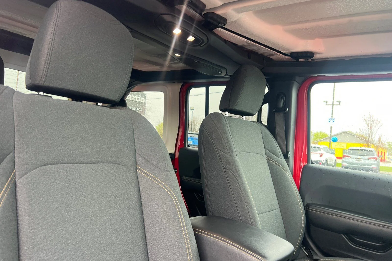 2025 Jeep Wrangler 4-Door Sahara - Photo 14
