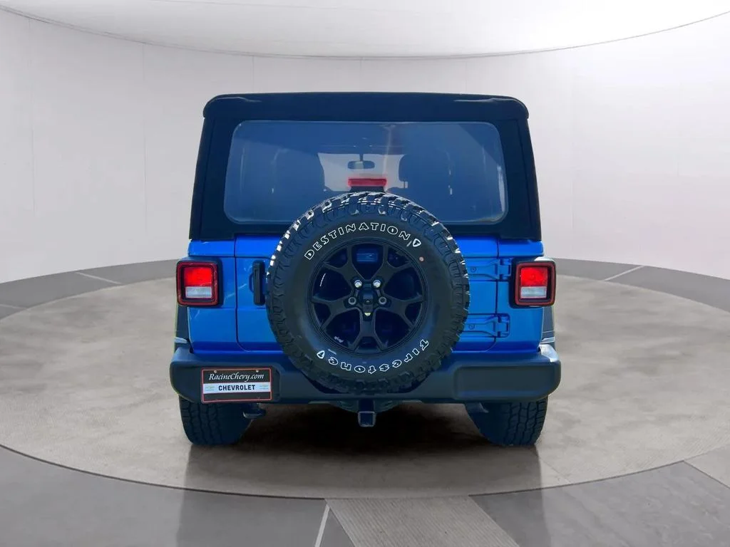 Used 2021 Hydro Blue Pearl Coat Jeep Unlimited Willys image 6