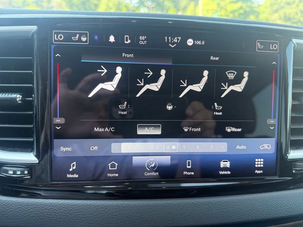 Used 2023 Blue Chrysler Touring L image 27