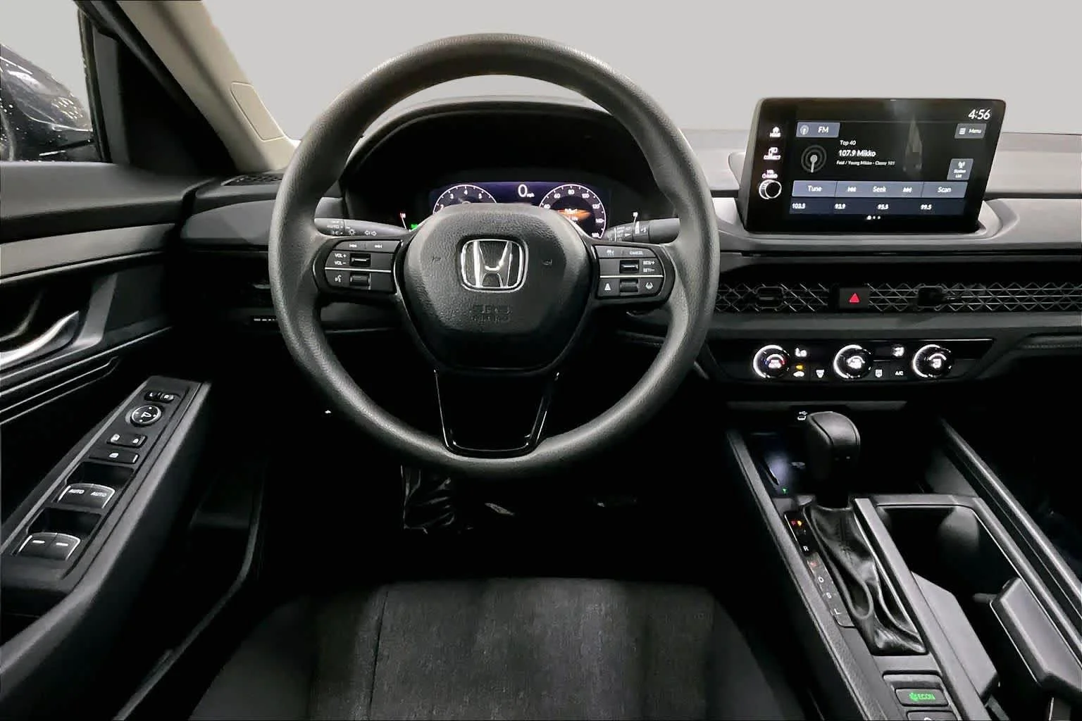 Used 2026 Meteorite Gray Metallic Honda LX image 6