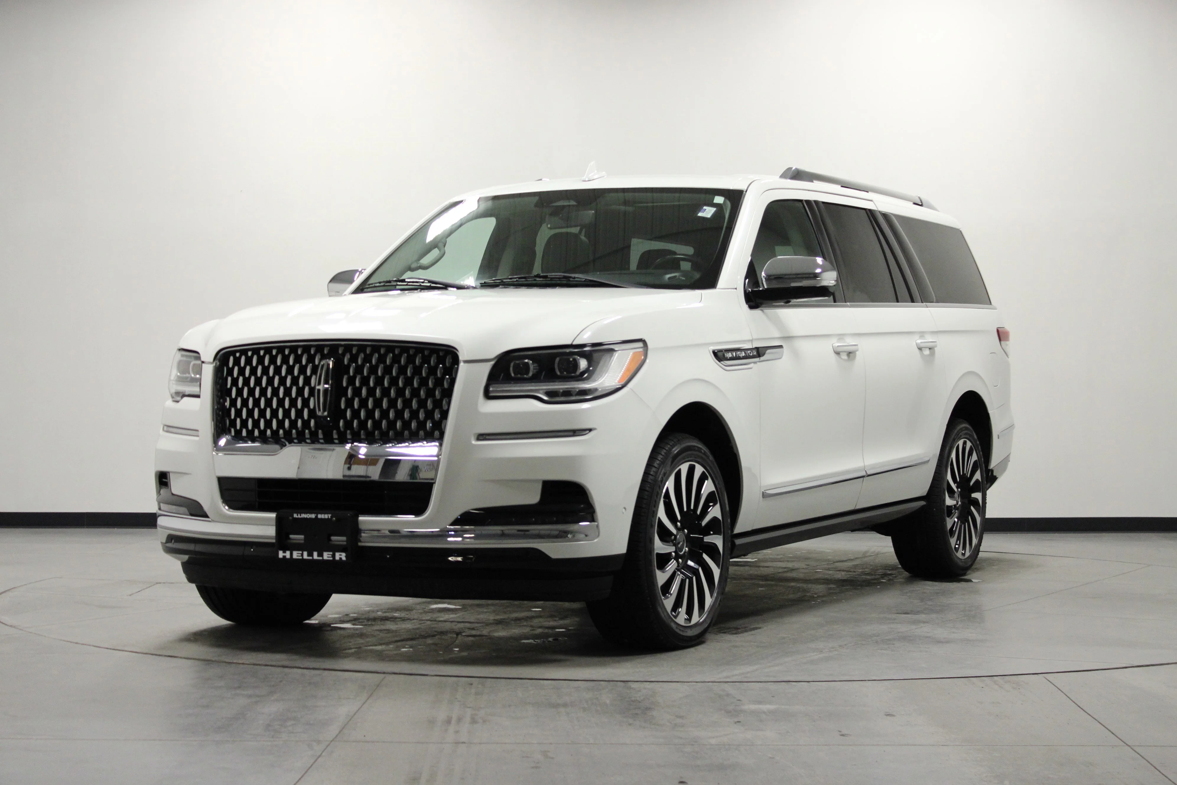 Used 2022 White Metallic Lincoln Black Label image 8