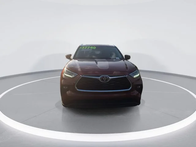 Used 2022 Red Toyota Limited image 3