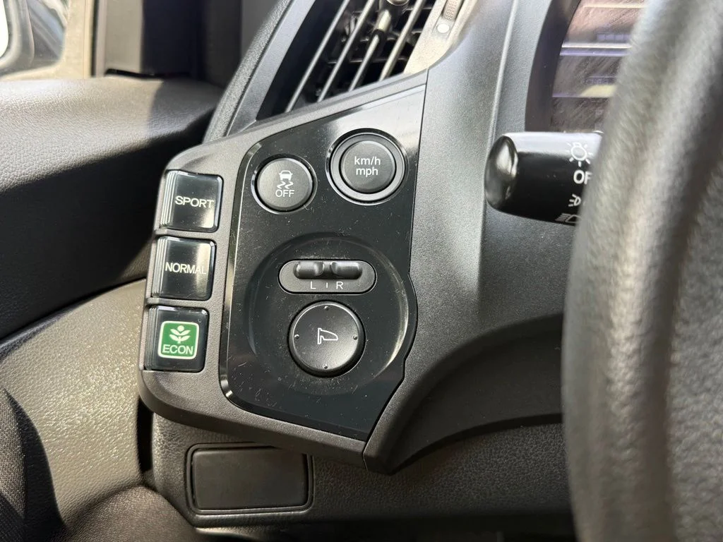 Used 2015  Honda Base image 14