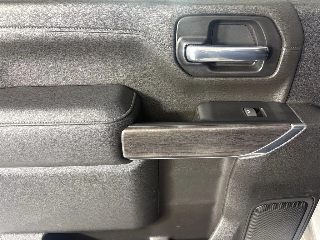 Used 2022 Silver Chevrolet LTZ image 41