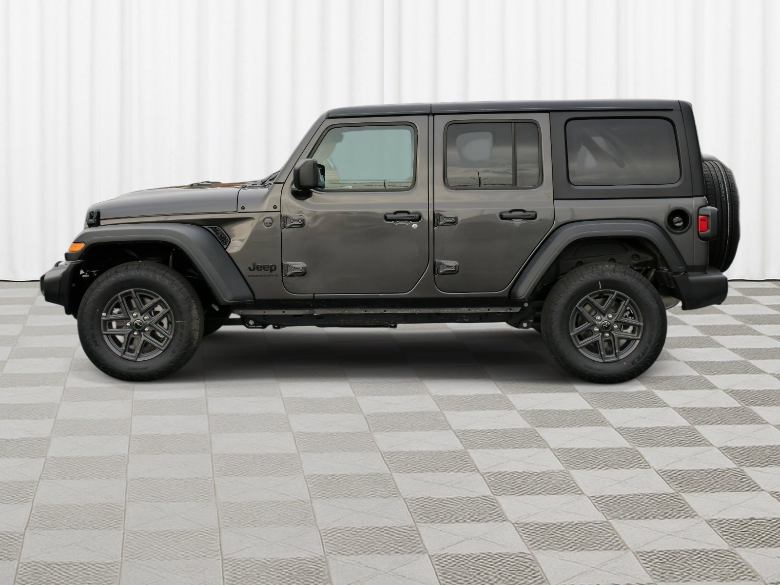 New 2026 Granite Crystal Metallic Clear-Coat Exterior Paint Jeep Sport S image 32