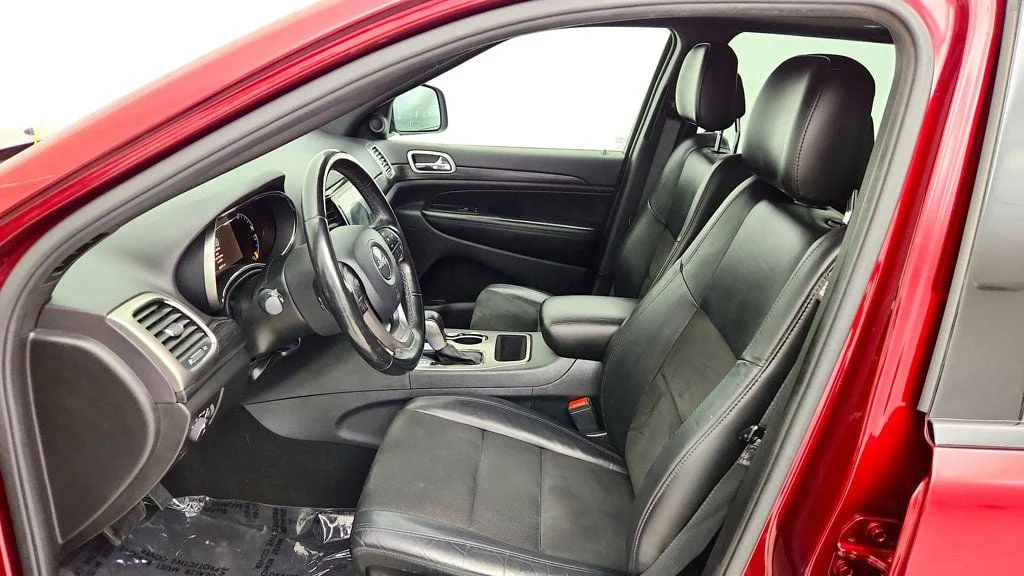 Used 2019 Velvet Red Pearlcoat Jeep Altitude 4x4 image 20