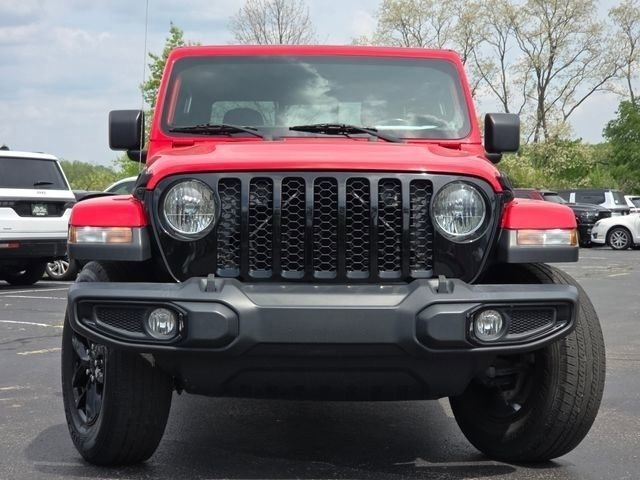 Used 2022 Firecracker Red Clearcoat Jeep Altitude image 3