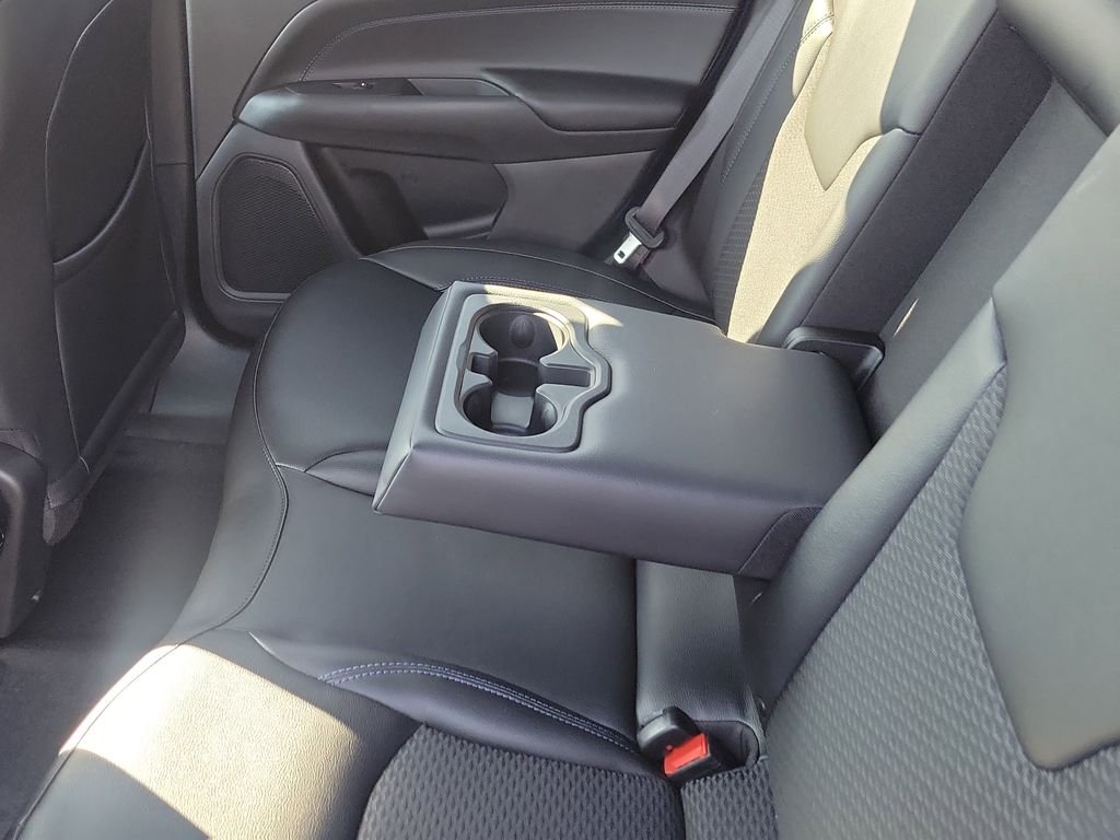 New 2026 Hydro Blue Pearlcoat Jeep Latitude image 11