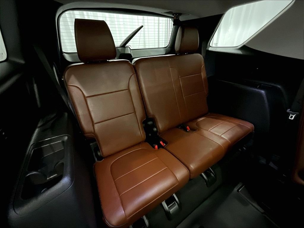 Used 2018 Mosaic Black Metallic Chevrolet High Country image 17