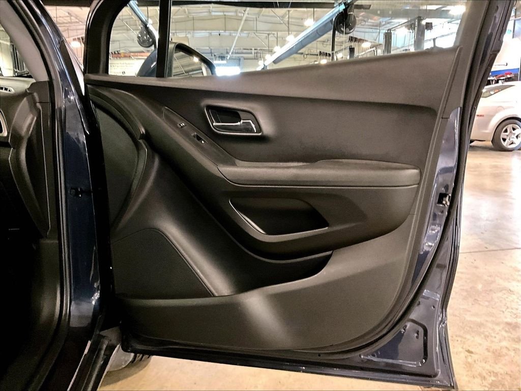 Used 2019 Blue Chevrolet LS image 12
