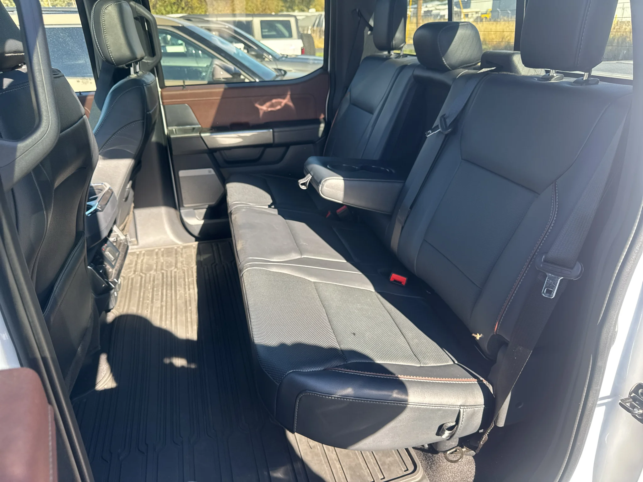 Certified Used 2023 Oxford White Ford LARIAT image 21
