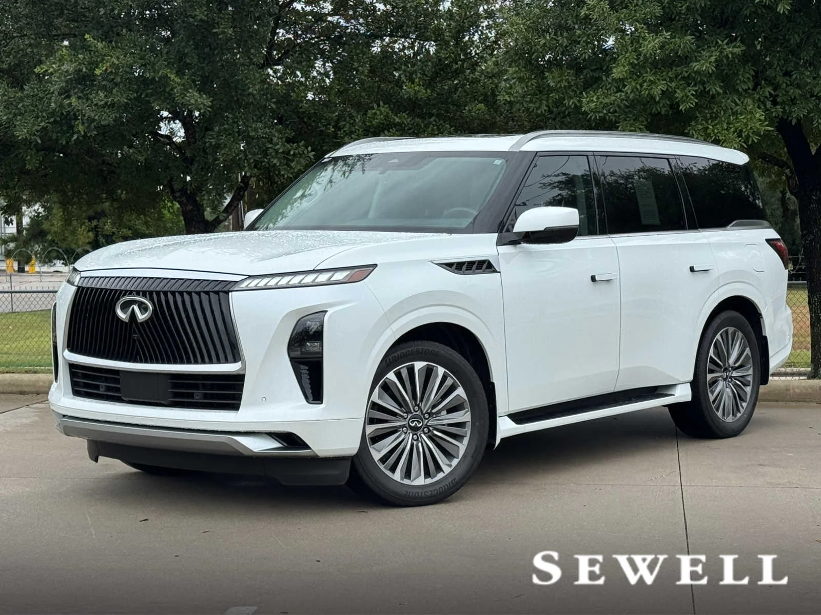 2026 INFINITI QX80 LUXE