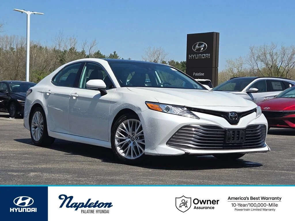 Used 2020 Beige Toyota XLE image 1
