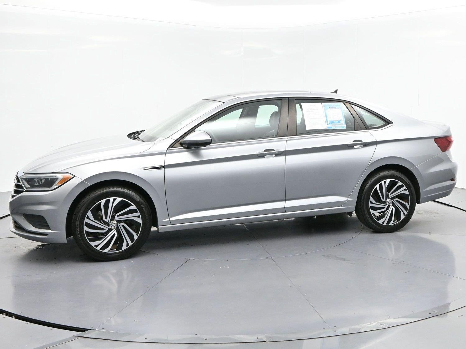 Used 2021 Pyrite Silver Metallic Volkswagen SEL image 4