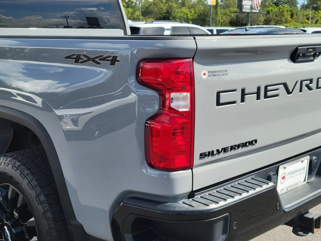 Used 2025 Slate Gray Metallic Chevrolet Custom image 12