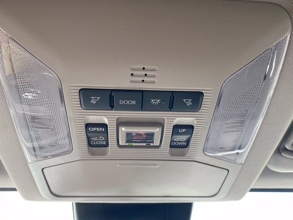 Used 2025 Beige Toyota XLE Premium image 25