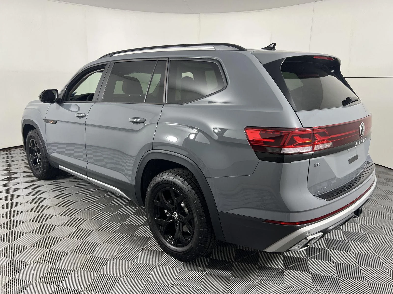 Used 2026 Pure Gray Volkswagen 2.0T Peak Edition image 9