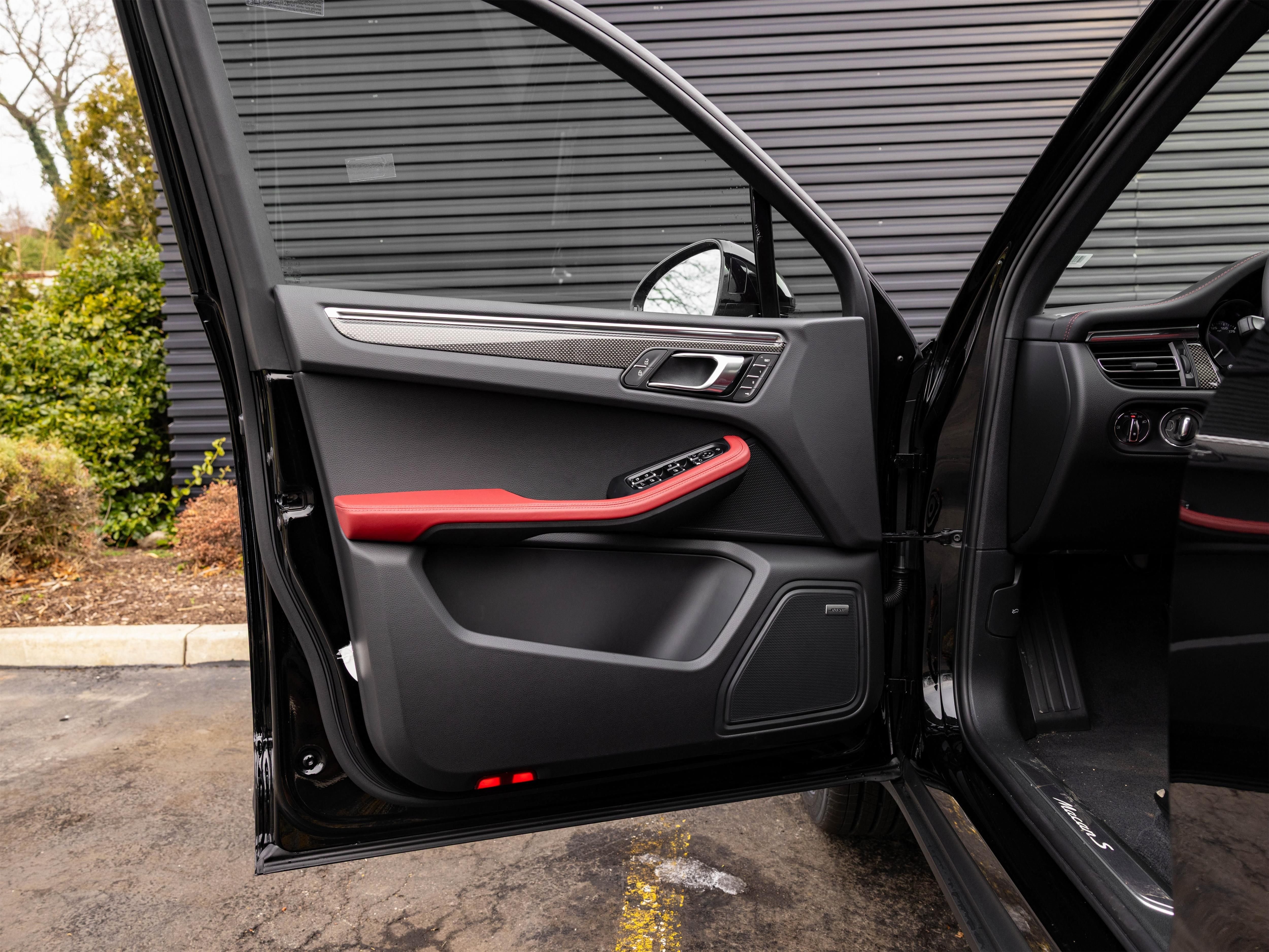 2026 Porsche Macan S - Photo 33