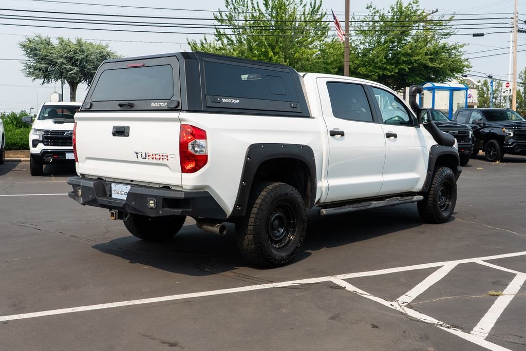 Used 2014 Super White Toyota SR5 image 5