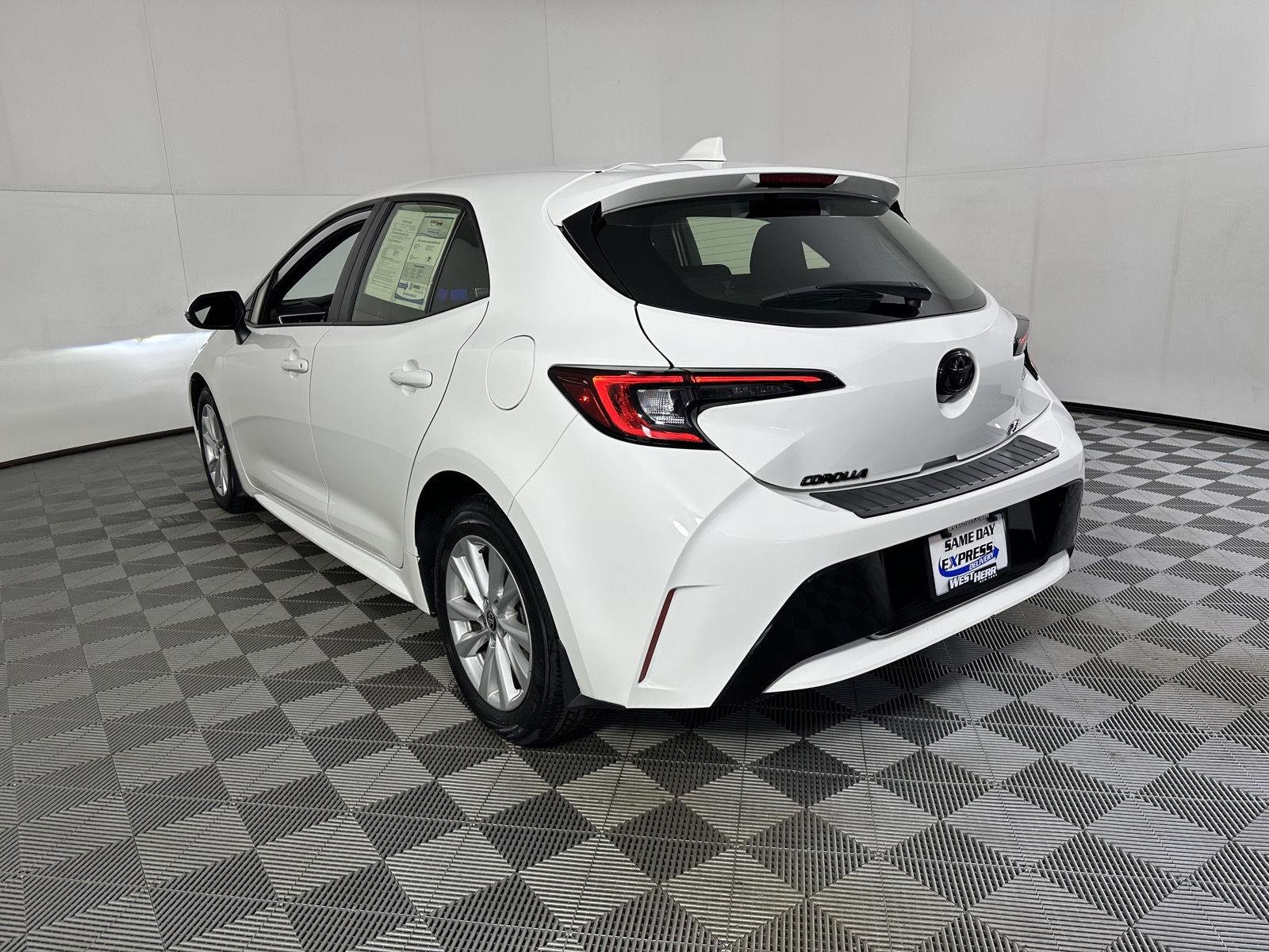 Used 2024 Ice Cap Toyota SE image 21
