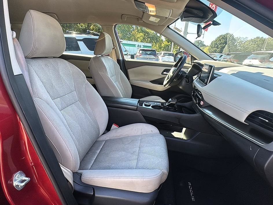 Used 2025 Scarlet Ember Tintcoat Nissan SV image 25