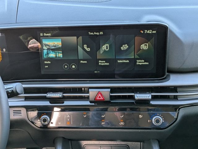 New 2026 Glacial White Pearl Kia LX image 19
