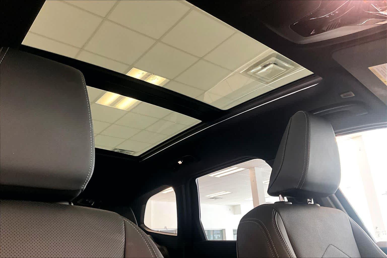 Used 2025 Storm Bay Metallic BMW xDrive28i image 13