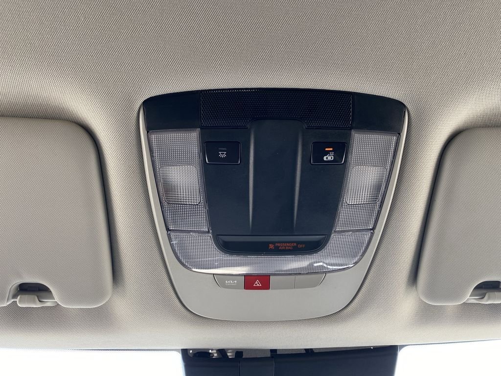 Used 2024 Everlasting Silver Kia EX image 26